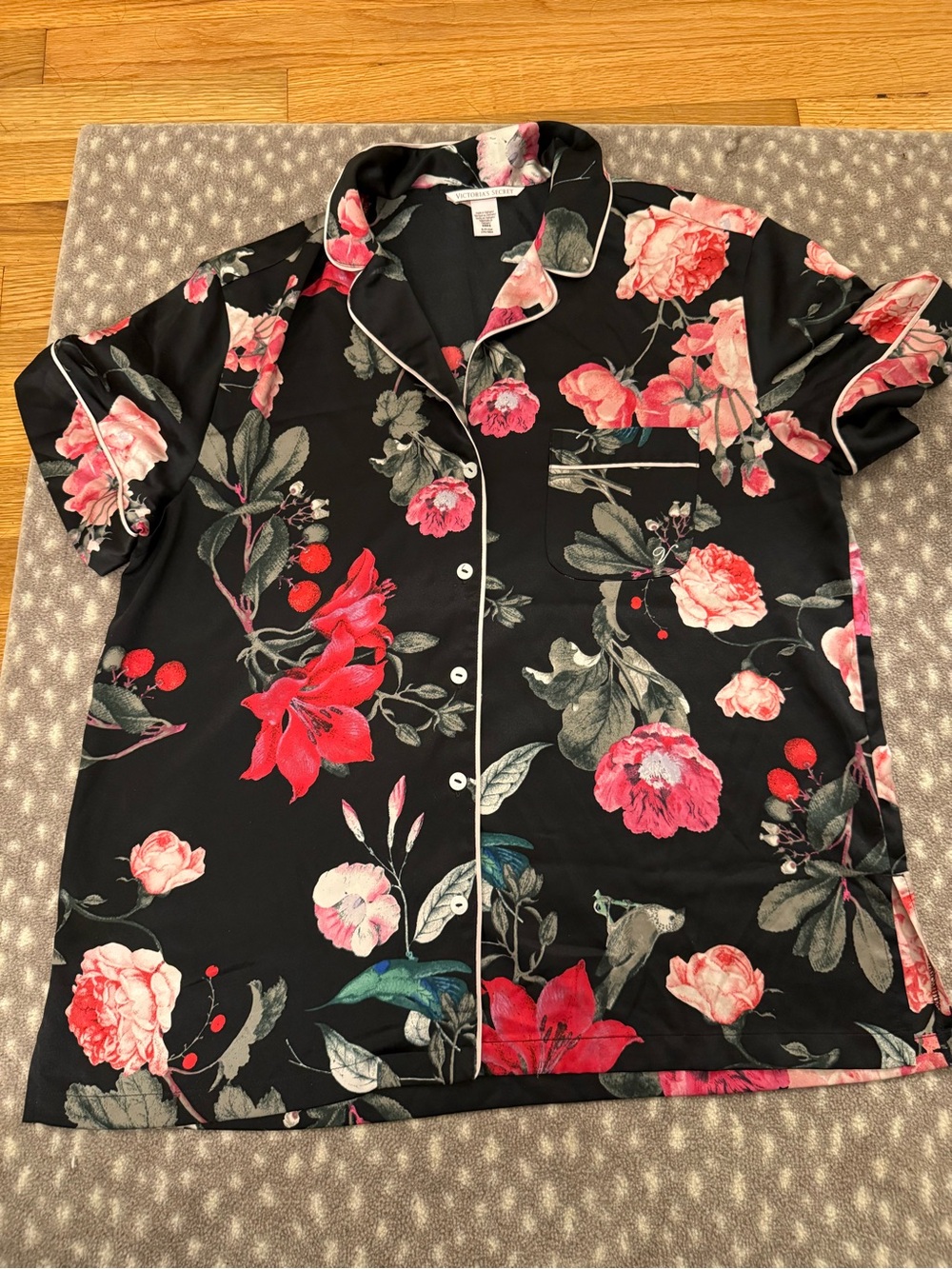 Victoria’s Secret Floral Black Satin Pajama Set - Picture 5 of 5
